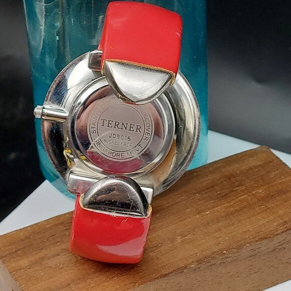 Stunning Terner RED Analog Quartz Women’s Watch with Silver Cuff Bracelet -New B - Picture 5 of 8